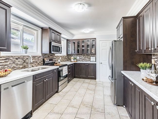 7 Coniston Ave, House other with 5 bedrooms, 3 bathrooms and 6 parking in Brampton ON | Image 9