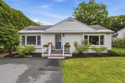 21 Pageant St, Bennington, VT, 05201-1848 | Card Image