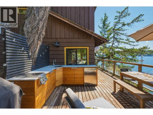6075 Coracle Drive, Sechelt, BC, V7Z0C9 | Card Image