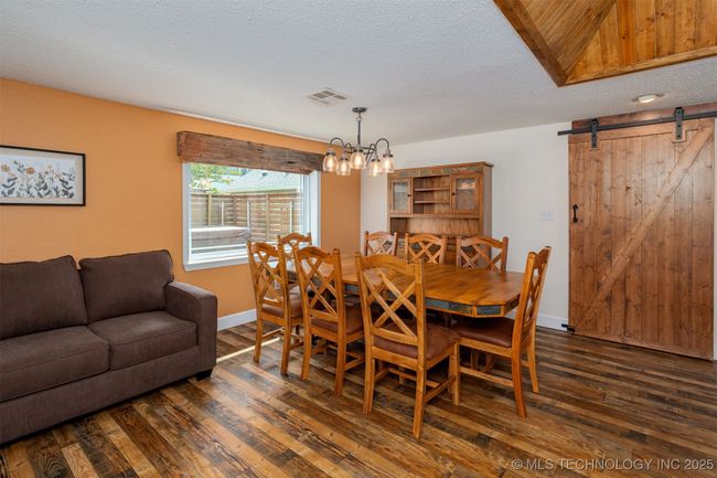 Eating area 1 | Image 12