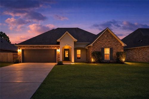 1504 Dominic Dr, Covington, LA, 70435-6016 | Card Image