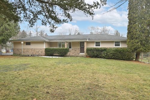 5907 Aspen Dr, SPRING PRAIRIE, WI, 53105 | Card Image