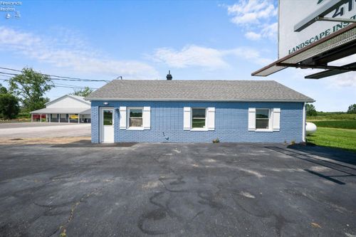 2669 E Harbor Rd, Port Clinton, OH, 43452-2607 | Card Image