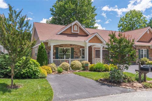 190 Shaws Creek Farm Rd, Hendersonville, NC, 28739-3104 | Card Image