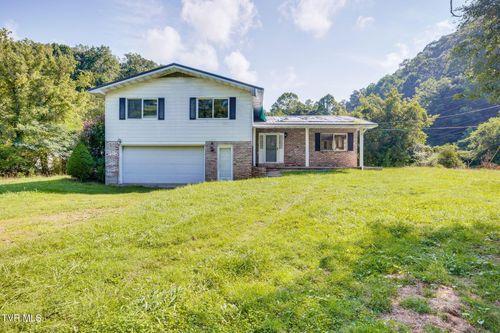 8783 Dante Mountain Rd, Dante, VA, 24237-6912 | Card Image