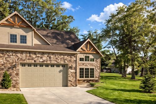 2155 Shady Ln, Detroit Lakes, MN, 56501-4830 | Card Image