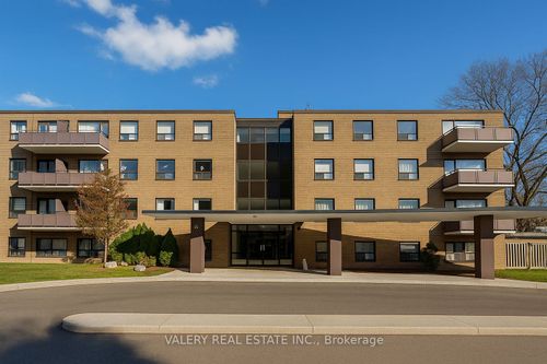 216-1002 Lawrence Avenue E, North York, ON, M3C1R4 | Card Image
