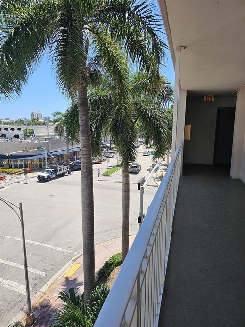 c403-1300 Lincoln Rd, Miami Beach, FL, 33139 | Card Image