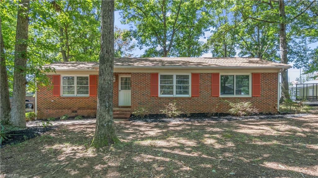 Isaacs Pl, Greensboro, NC 27408