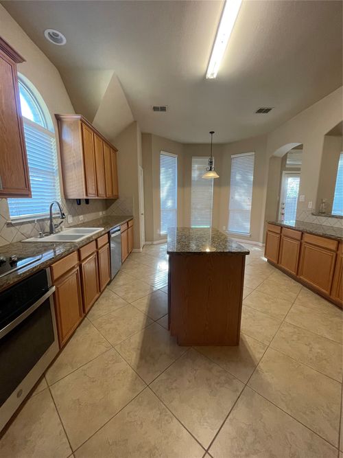 1004 Royal Oaks Dr, Mckinney, TX, 75072-8352 | Card Image