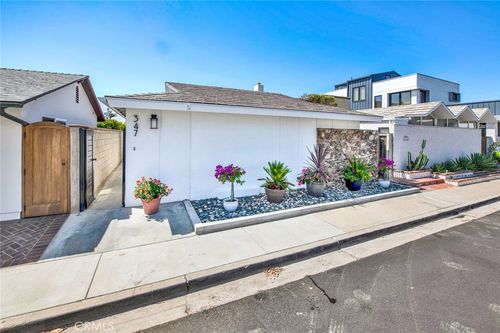 347 Walnut, Newport Beach, CA, 92663 | Card Image