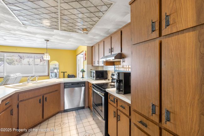 5441 Alderwood St, House other with 2 bedrooms, 2 bathrooms and null parking in SPRING HILL FL | Image 6