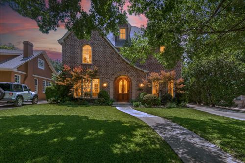 6122 Bryan Pkwy, Dallas, TX, 75206-8004 | Card Image