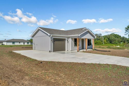 732 W North St, Carbondale, KS, 66414 | Card Image
