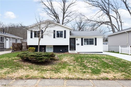 1054 Karen Dr, Akron, OH, 44313-5232 | Card Image