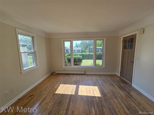 19620 Jeanette St, Southfield, MI, 48075-1734 | Card Image