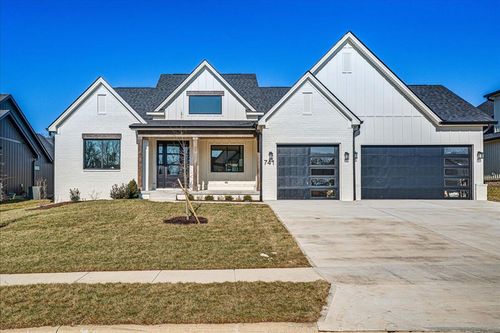 741 Azalea Ln, Versailles, KY, 40383-8312 | Card Image