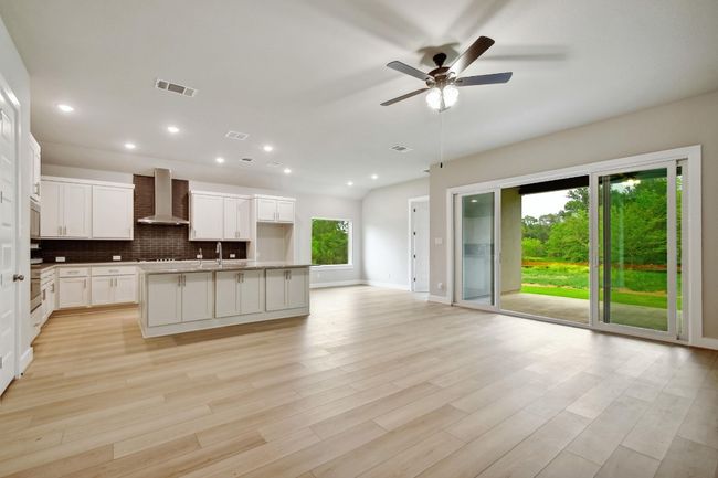 112 Black Kite Ct, House other with 4 bedrooms, 3 bathrooms and 3 parking in Cedar Creek TX | Image 5