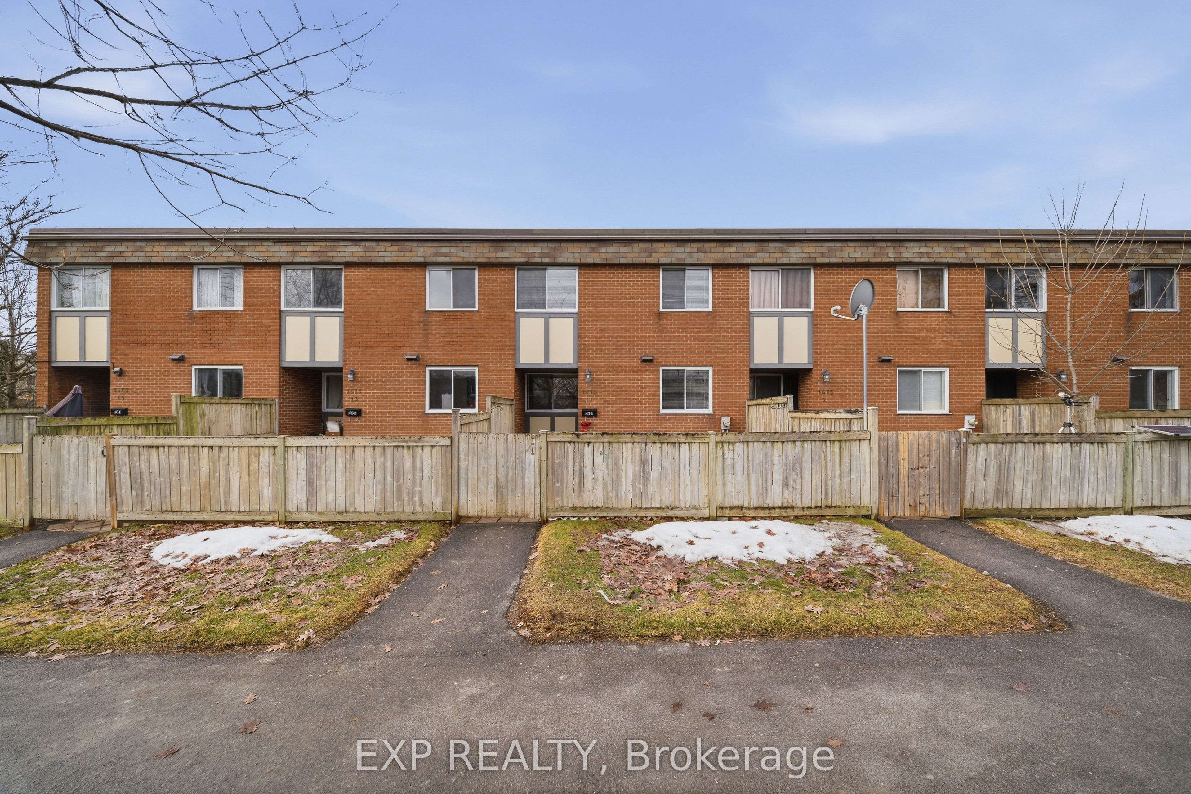 Residential in Hunt Club - South Keys and Area