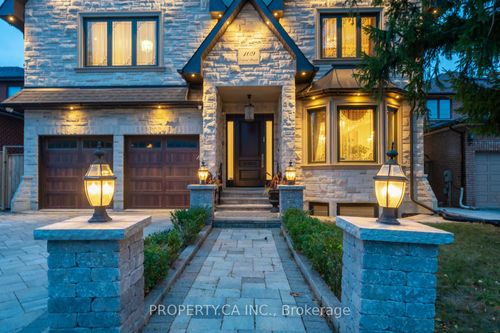 109 Oxford St, Richmond Hill, ON, L4C4L6 | Card Image