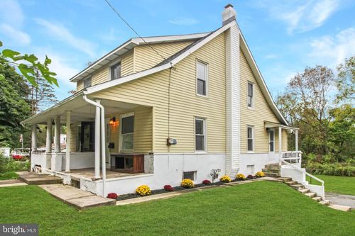 1403 Pennsylvania Ave, EMMAUS, PA, 18049-3519 | Card Image