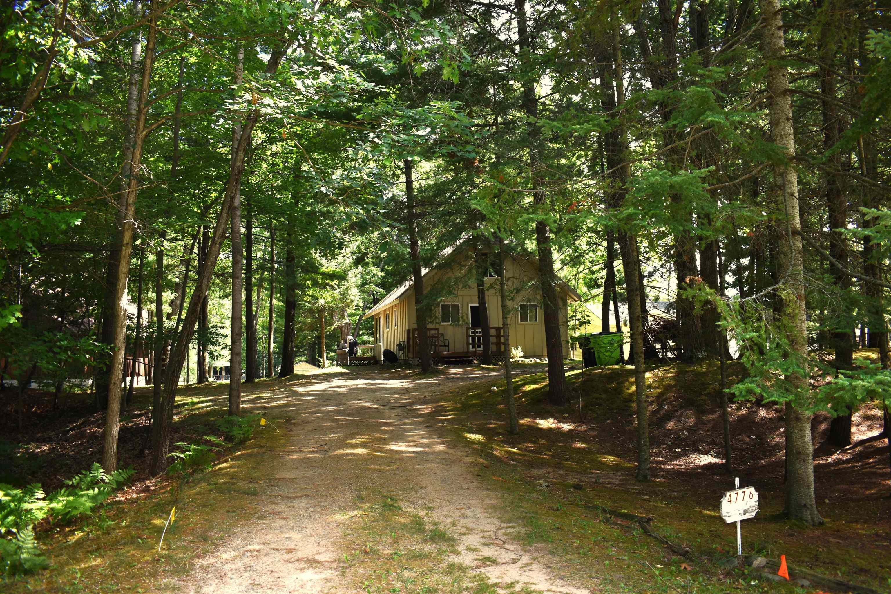 Lancer Cir, Gladwin, MI 48624