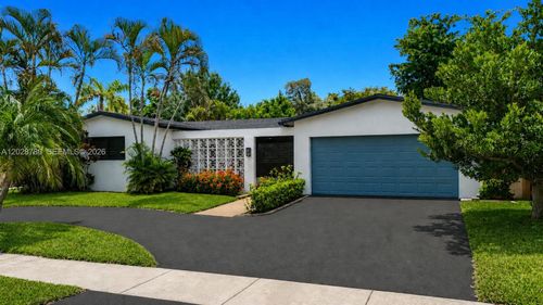 10460 4th St, Plantation, FL, 33324-1714 | Card Image