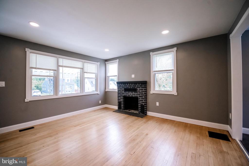 Residential in PARKVILLE 5