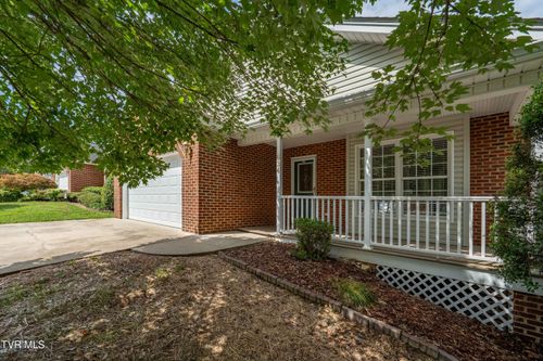 634 Willowcrest Pl, Kingsport, TN, 37660-8522 | Card Image