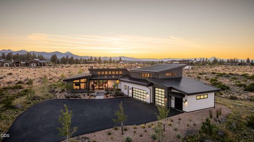 62313 Mcclain Dr, Bend, OR, 97703-8006 | Card Image