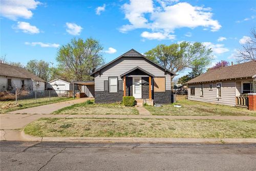 312 S 14th St, Clinton, OK, 73601-3804 | Card Image