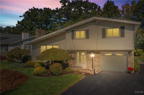 308 Charlane Pkwy, Syracuse, NY, 13212-4211 | Card Image