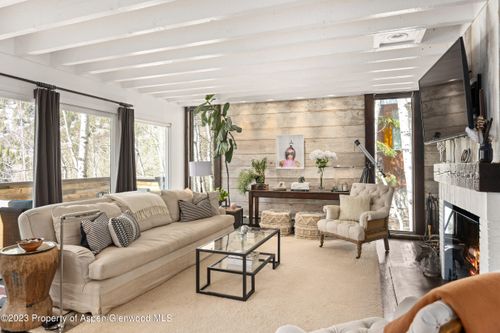 122 Eastwood Dr, Aspen, CO, 81611-2205 | Card Image