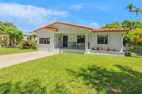5921 Sw 13th Ter, West Miami, FL, 33144-5739 | Card Image