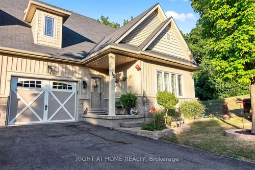 18 Rolling Lane, Hamilton, ON, L8K0A1 | Card Image