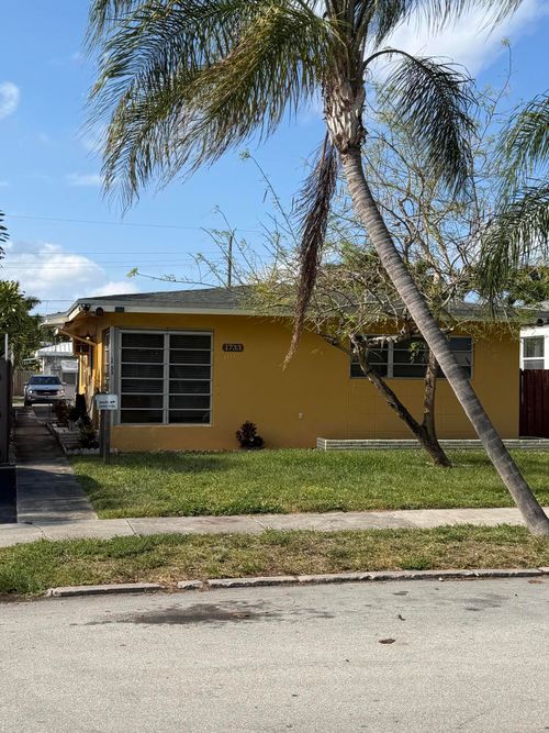 4-1733 Plunkett Street, Hollywood, FL, 33020 | Card Image