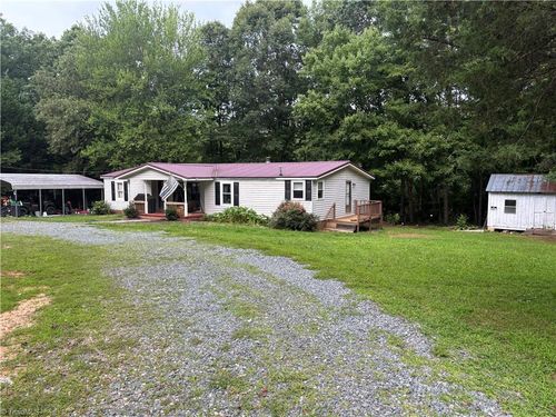 1283 Gene Martin Rd, Walnut Cove, NC, 27052-5669 | Card Image