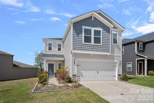 11935 Red Leaf Dr, Charlotte, NC, 28215-1017 | Card Image