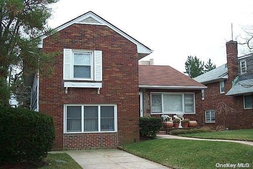 walk-in-608 E Penn St, Long Beach, NY, 11561-3712 | Card Image