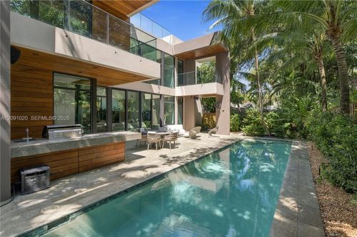2803 Crystal Ct, Miami, FL, 33133-3332 | Card Image