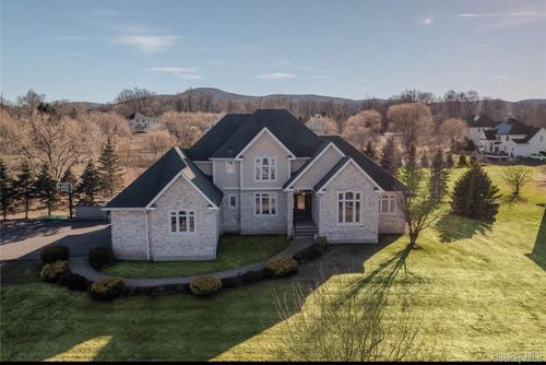 56 Autumn Chase Dr, East Fishkill, NY, 12533-6573 | Card Image