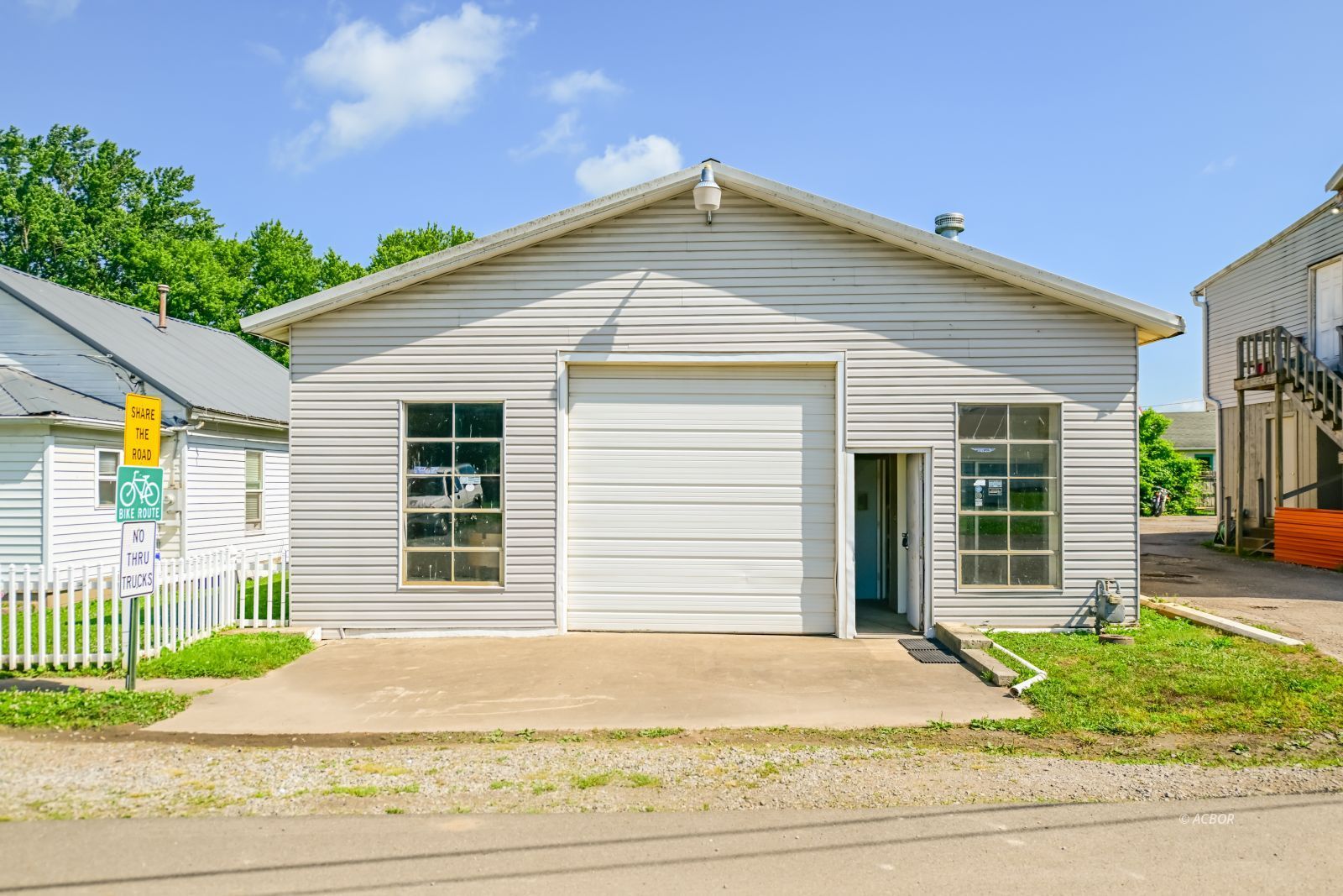 18 Sycamore St, Chauncey, OH 45719