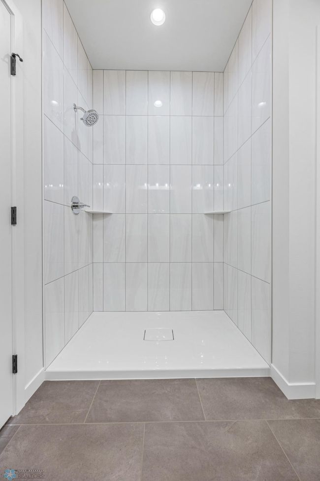 Tile Surround Shower | Image 21