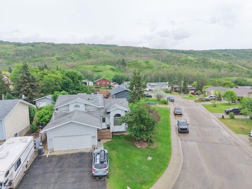 7129 99a St, Peace River, AB, T8S1B2 | Card Image