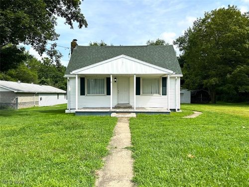 137 Mahan Ln, Follansbee, WV, 26037-1029 | Card Image