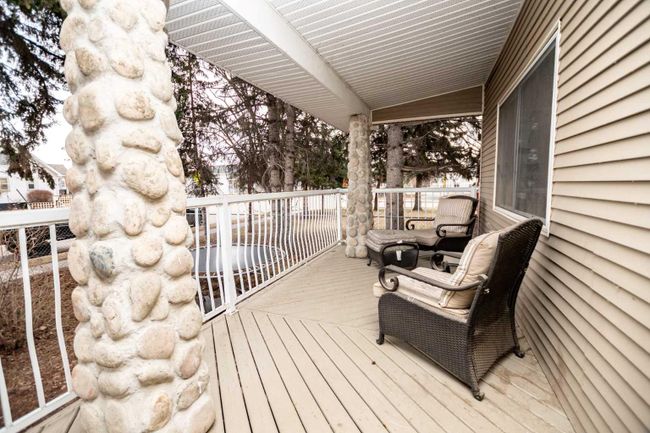 5804 44 Avenue, Home with 4 bedrooms, 3 bathrooms and 2 parking in Red Deer AB | Image 4