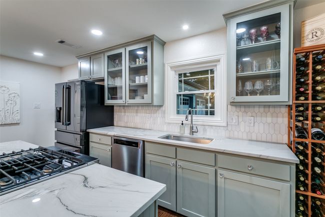 854 E Wall St, House other with 3 bedrooms, 2 bathrooms and null parking in Grapevine TX | Image 15