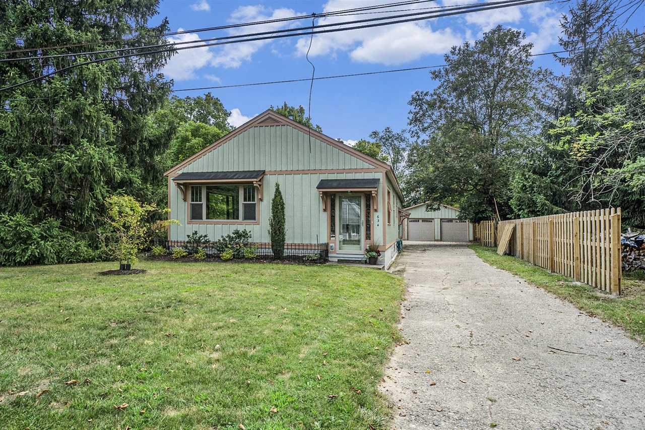 Grand St, Allegan, MI 49010