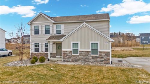 7047 Wildflower Ct, Grand Blanc, MI, 48439-7511 | Card Image