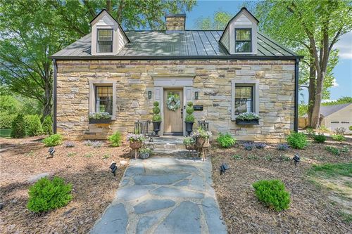 511 Circle Dr, Burlington, NC, 27215-5011 | Card Image